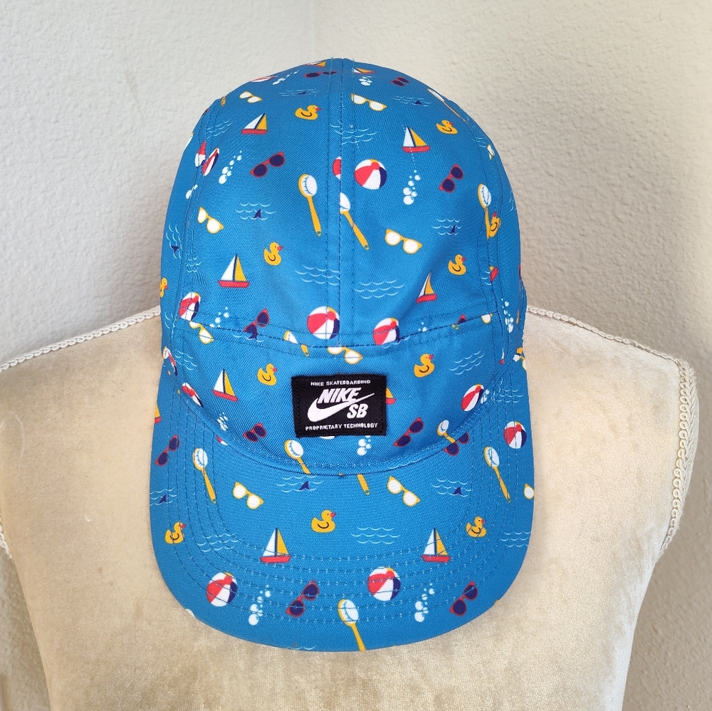 Nike SB Beach Motif 5 Panel Hat Cap Blue Yellow White Skateboarding Snapback - Picture 1 of 6